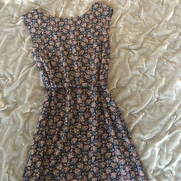 Market and Spruce paisley dress with tie at waist - Picture 5 of 8